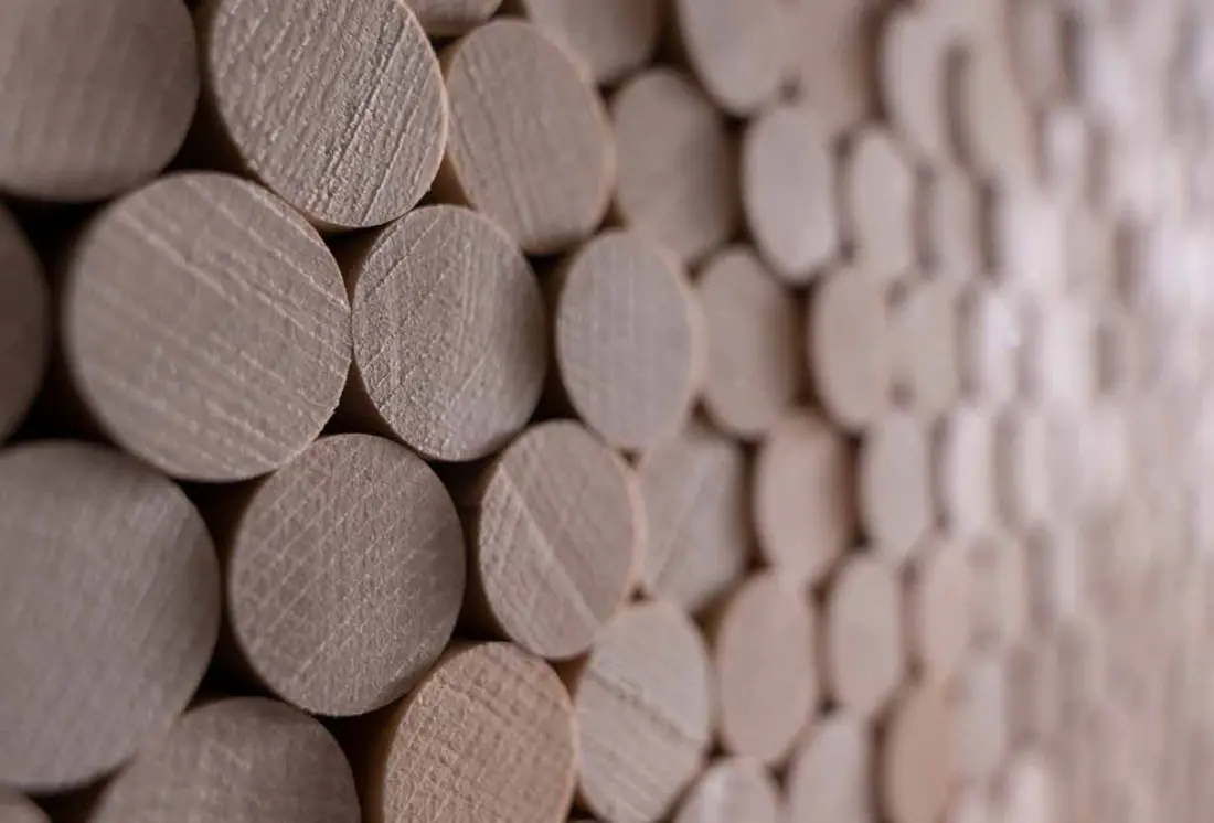 Family-owned since 1937: five plants in Italy, the USA and Albania, 300+ people, 2.000+ processes a day and full FSC, PEFC and Lacey Act traceability. -3