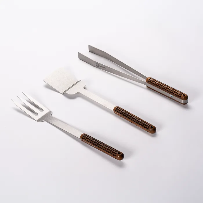 OEM Kitchenware Case Histories by minelliHOME -18 Real OEM and private label projects: cookware handles, cutting boards, knife blocks and gifting, engineered and produced for international brands. -18